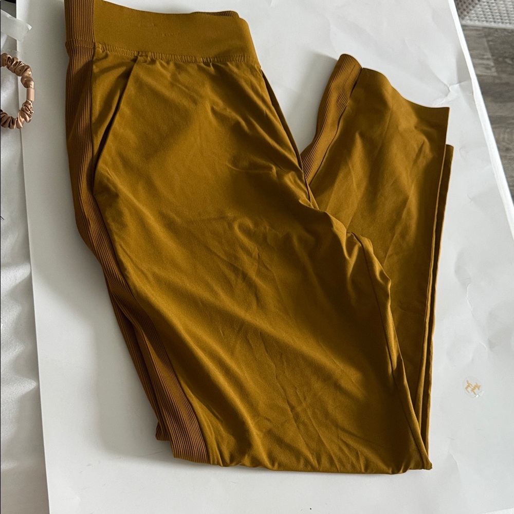 Athleta Golden Brown Pants women size 10